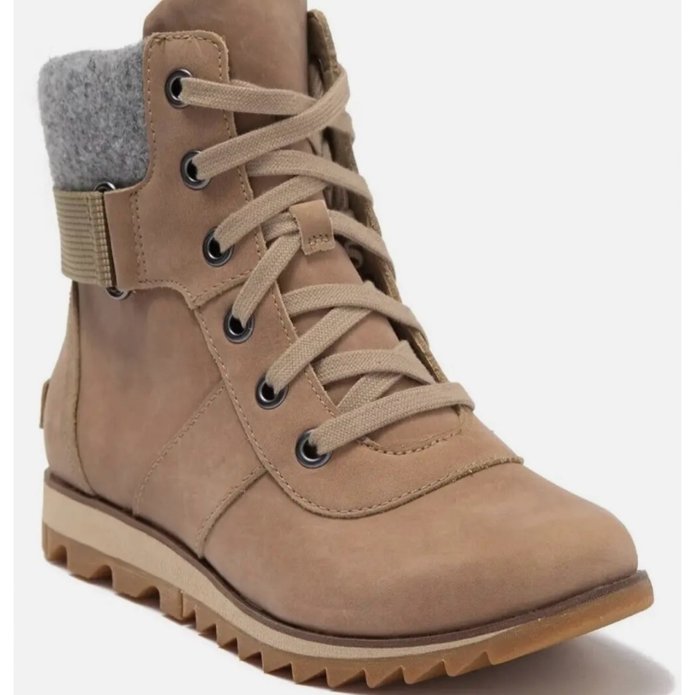 Sorel women’s Harlow Conquest Boot size 8.5